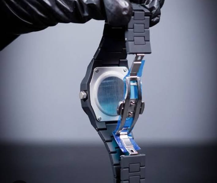 Black Arabic Aura Watch